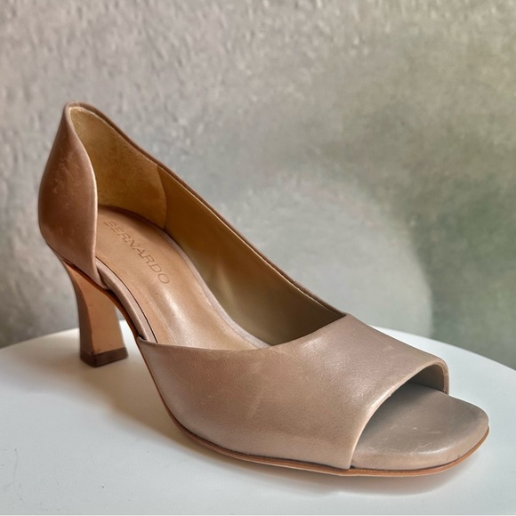 🌸BERNARDO🌸 Nieve D’orsay Pumps Size: 6M - Picture 7 of 16
